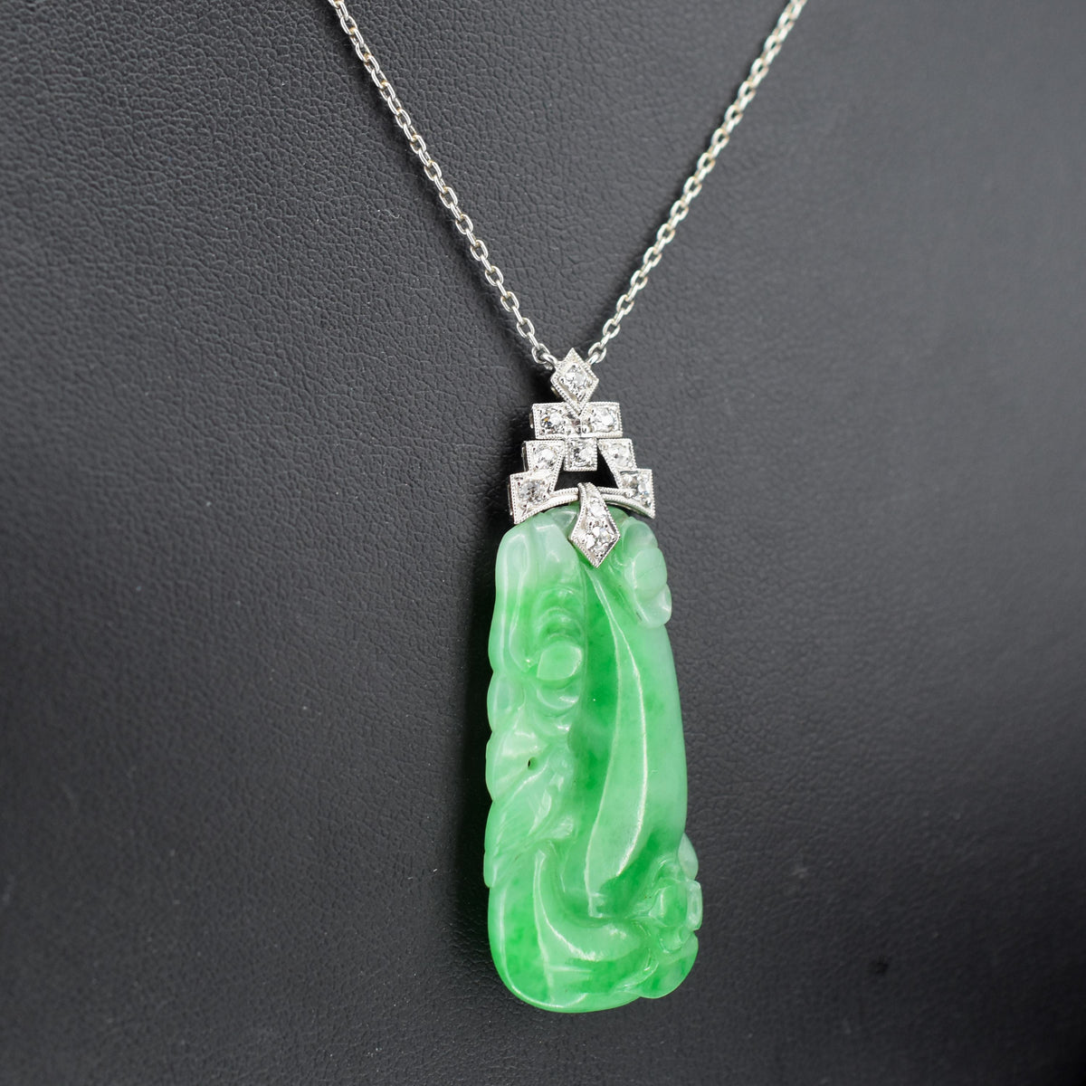 Art Deco Green Jade and Diamond Platinum Pendant Necklace | 15.75"