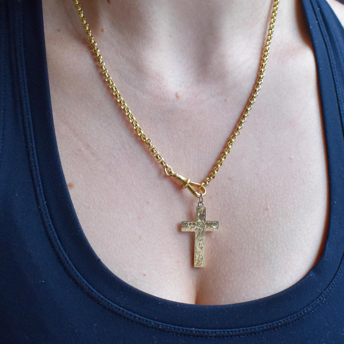 Antique Edwardian 9ct Gold Floral Ivy Engraved Cross Pendant