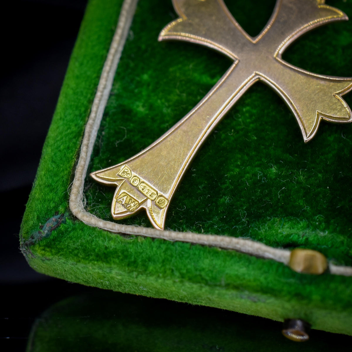 Antique Edwardian 9ct Gold Engraved Cross Pendant | Chester 1904