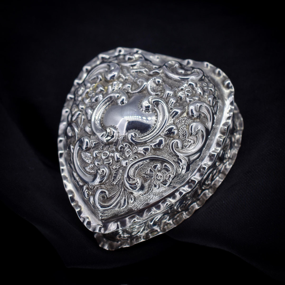 Antique Birmingham 1896 Sterling Silver Heart Trinket Jewellery Box