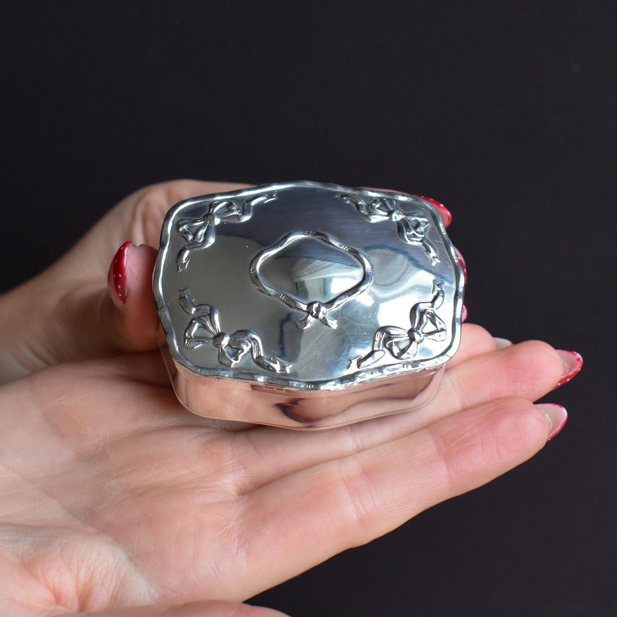 Antique Edwardian Birmingham 1908 Silver Ribbon Bow Jewellery Trinket Box