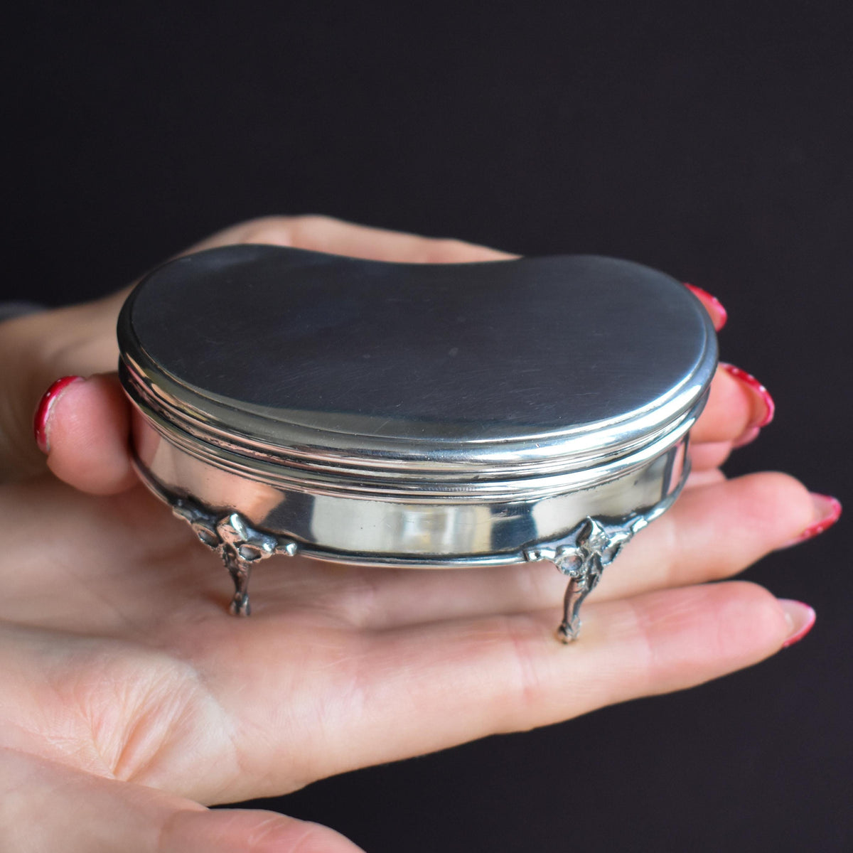 Antique London 1911 Hallmarked Sterling Silver Oval Lucky Bean Jewellery Trinket Box