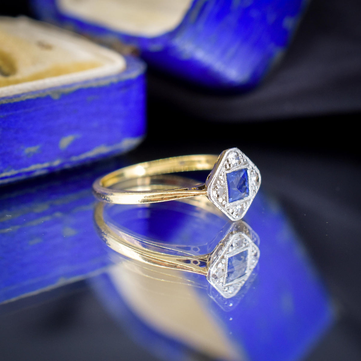 Art Deco Blue Sapphire and Diamond Cluster 18ct Yellow Gold Ring