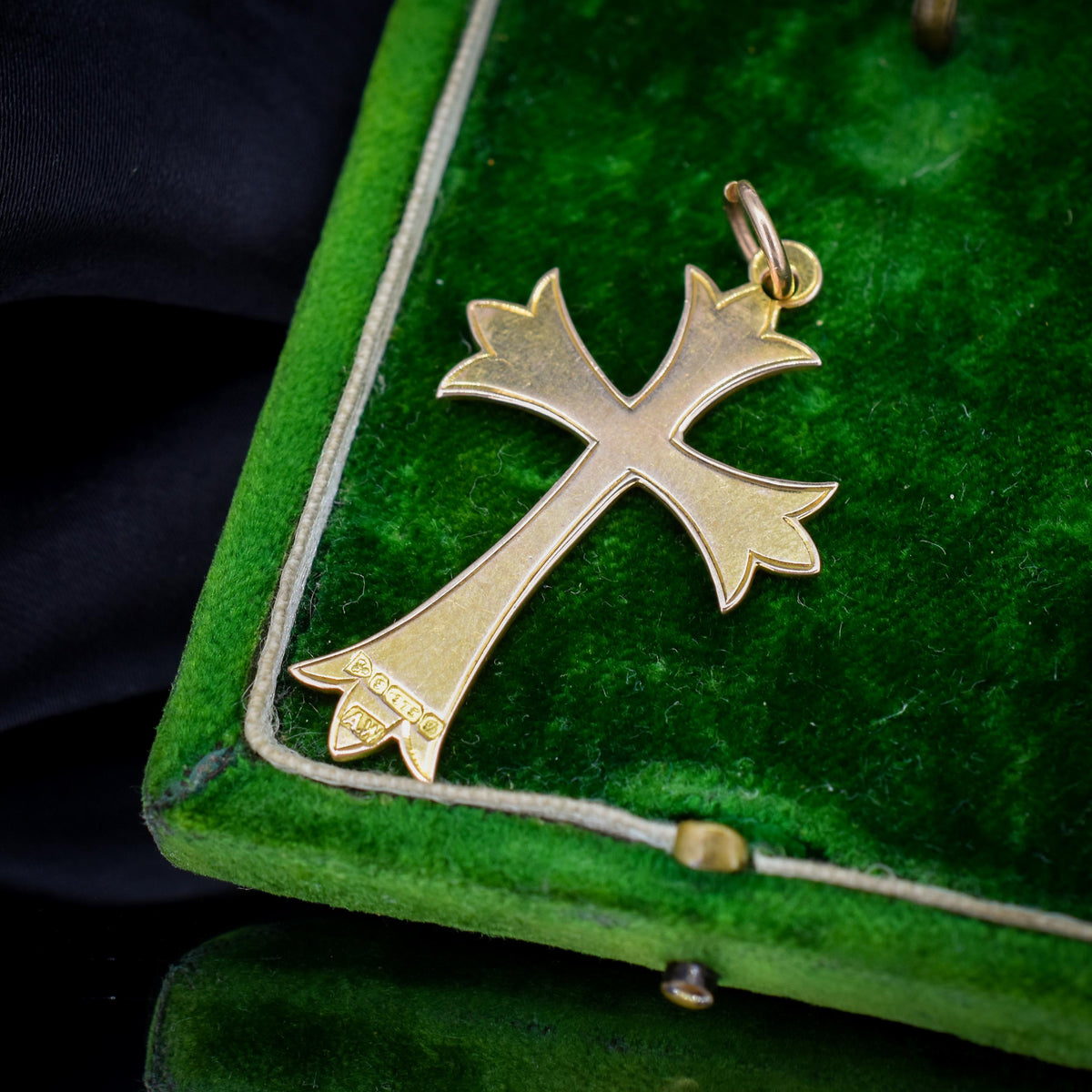 Antique Edwardian 9ct Gold Engraved Cross Pendant | Chester 1904