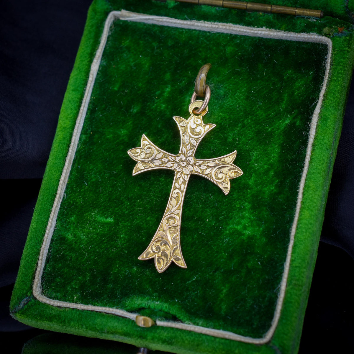 Antique Edwardian 9ct Gold Engraved Cross Pendant | Chester 1904