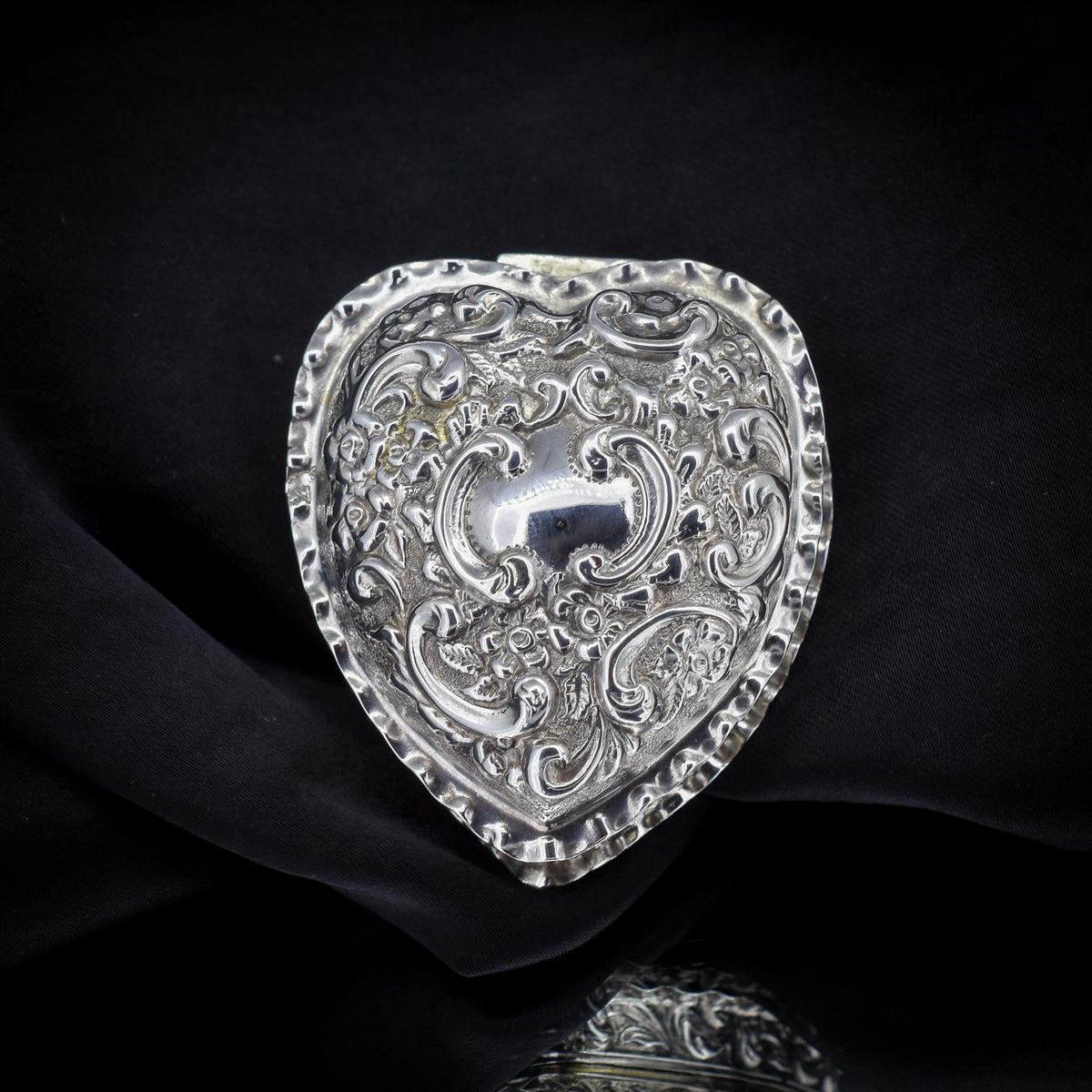 Antique Birmingham 1896 Sterling Silver Heart Trinket Jewellery Box