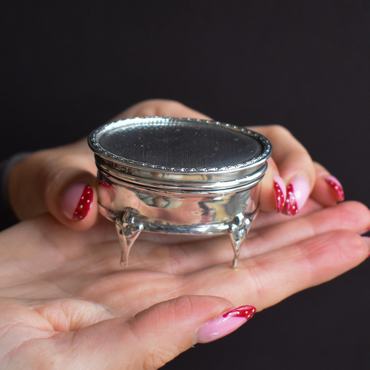 Antique Oval Patterned Trinket Jewellery Ring Box - Red Interior - Dated 1916