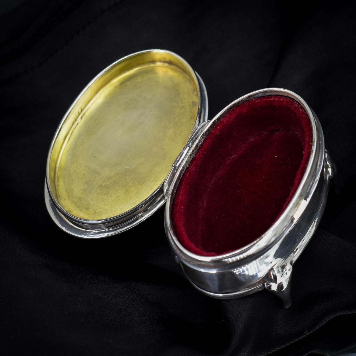 Antique Oval Patterned Trinket Jewellery Ring Box - Red Interior - Dated 1916