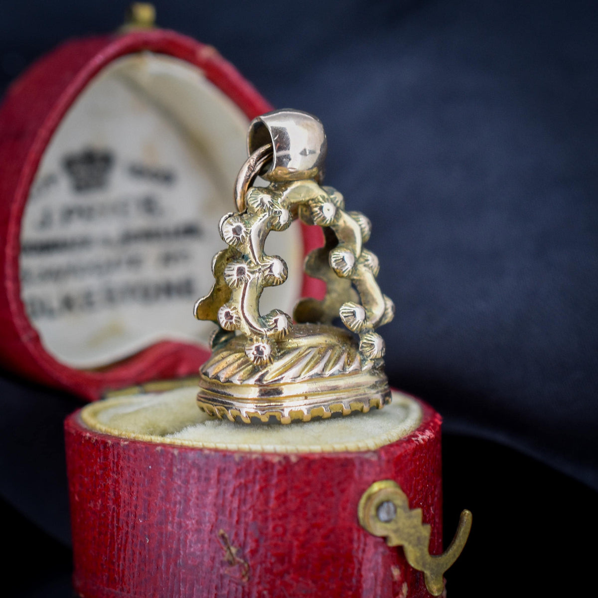 Antique Chalcedony Scissor Intaglio Gold Cased Ornate Fob Seal Pendant | Victorian