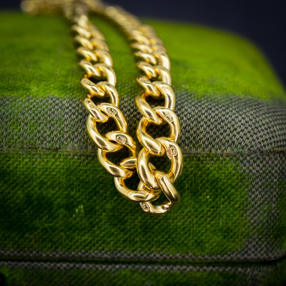Antique Graduated Curb Gold on Silver Bracelet with Heart Padlock | 7"