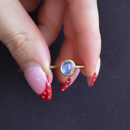 Antique Moonstone Round Cabochon 18ct Yellow Gold Ring