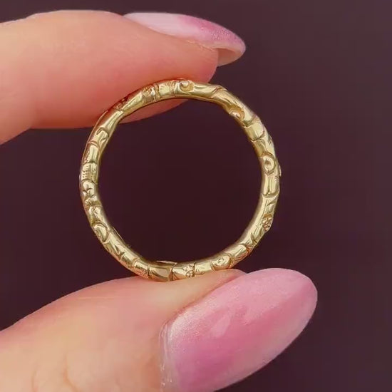 Antique Large Georgian 12ct Gold Engraved Split Ring, 24mm