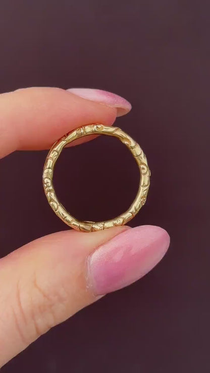 Antique Large Georgian 12ct Gold Engraved Split Ring, 24mm