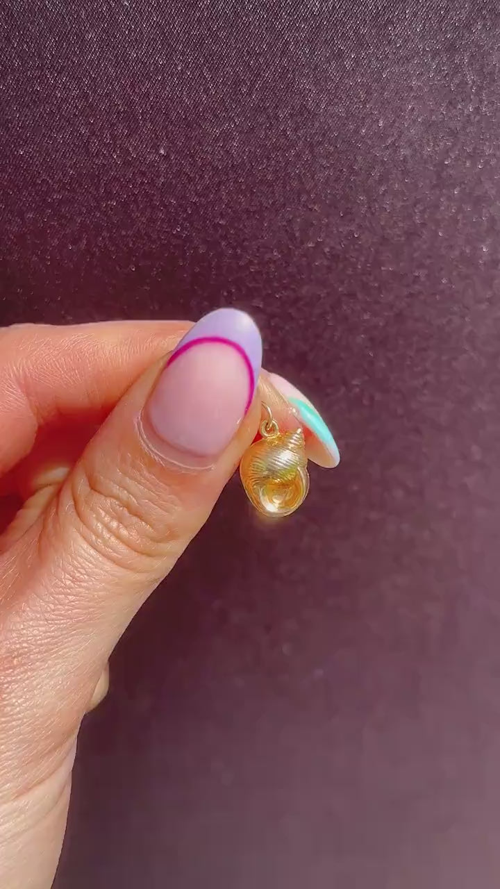 Vintage 9ct Gold Seashell Shell Charm Pendant