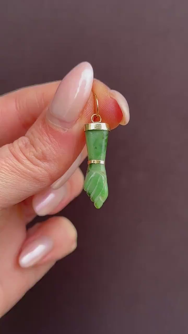 Vintage Green Jade Hand Mano Figa Pendant