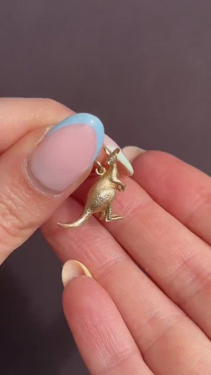 Vintage 9ct Yellow Gold Solid Kangaroo Animal Charm Pendant