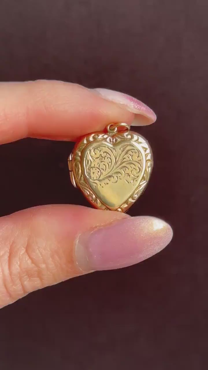Vintage 9ct Yellow Gold Engraved Fancy Heart Locket Pendant