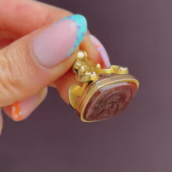 Antique 'HONORE ET VIRTUTE' Agate 9ct Gold Locket Fob | Dated 1913