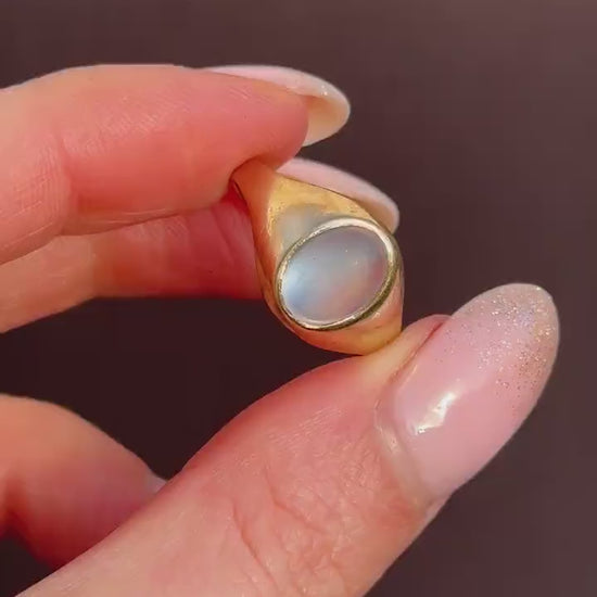 Vintage Moonstone Oval Solitaire Signet 9ct Yellow Gold Ring