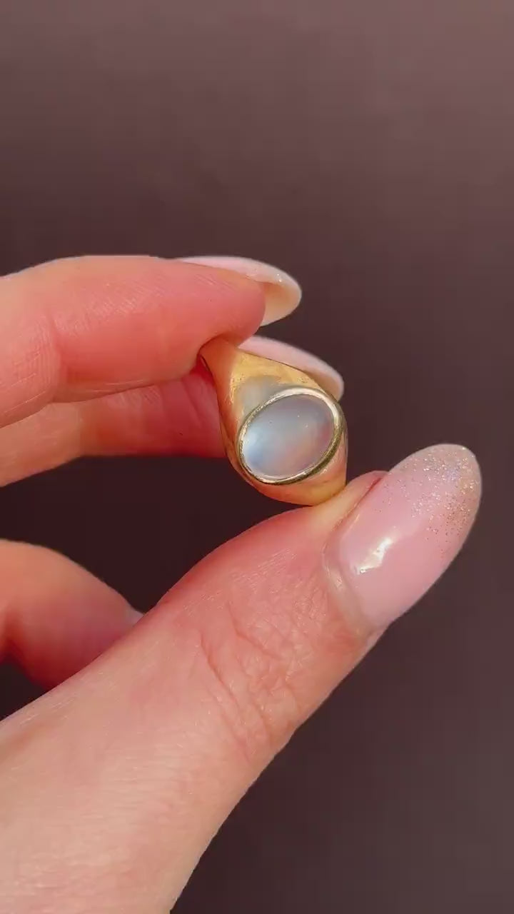 Vintage Moonstone Oval Solitaire Signet 9ct Yellow Gold Ring