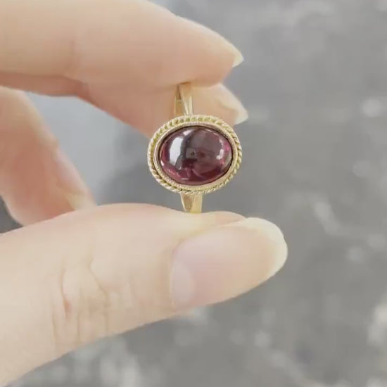 Vintage Cabochon Garnet Oval Solitaire 9ct Yellow Gold Ring