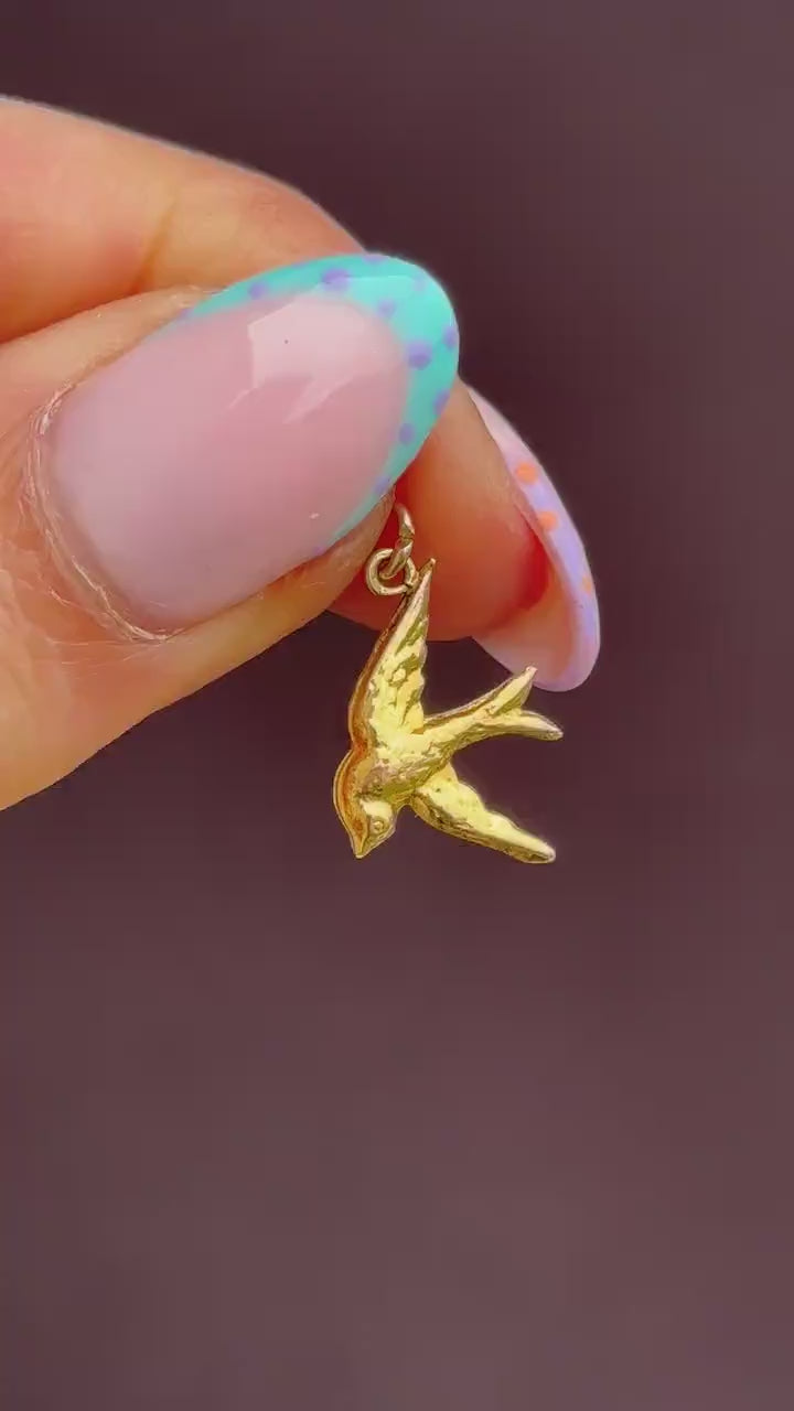 Vintage 9ct Yellow Gold Swallow Bird Heart Charm Pendant