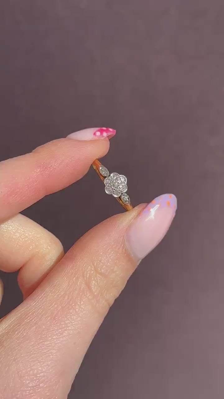 Vintage Diamond Cluster Daisy 18ct Yellow Gold Ring