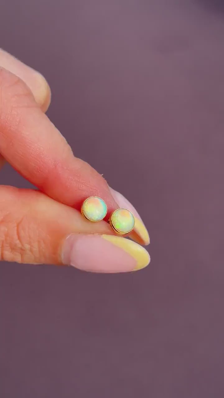 Vintage Natural Opal Round 9ct Gold Stud Earrings