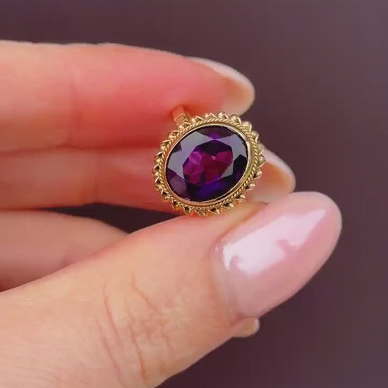 Vintage Oval Cut Large Amethyst Solitaire Gold Cocktail Ring
