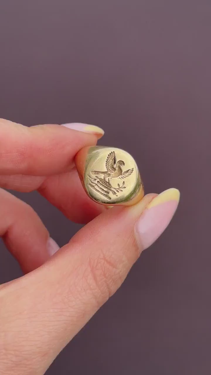 Vintage Heavy Liver Bird 9ct Yellow Gold Seal Signet Ring | 12.5g