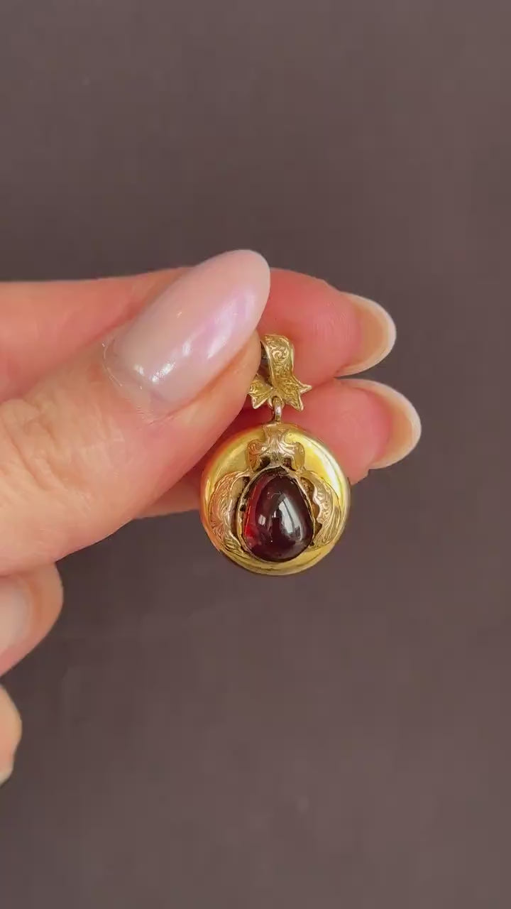 Antique Victorian Cabochon Garnet 11ct Gold Locket Pendant