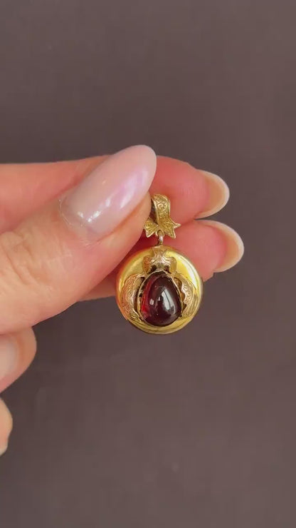 Antique Victorian Cabochon Garnet 11ct Gold Locket Pendant