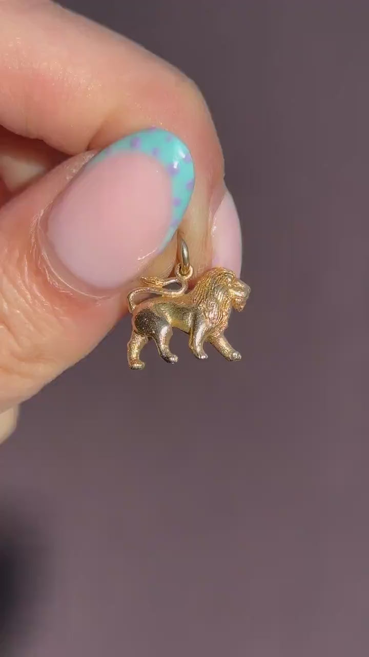 Vintage 9ct Yellow Gold Lion Animal Charm Pendant | Dated 1957