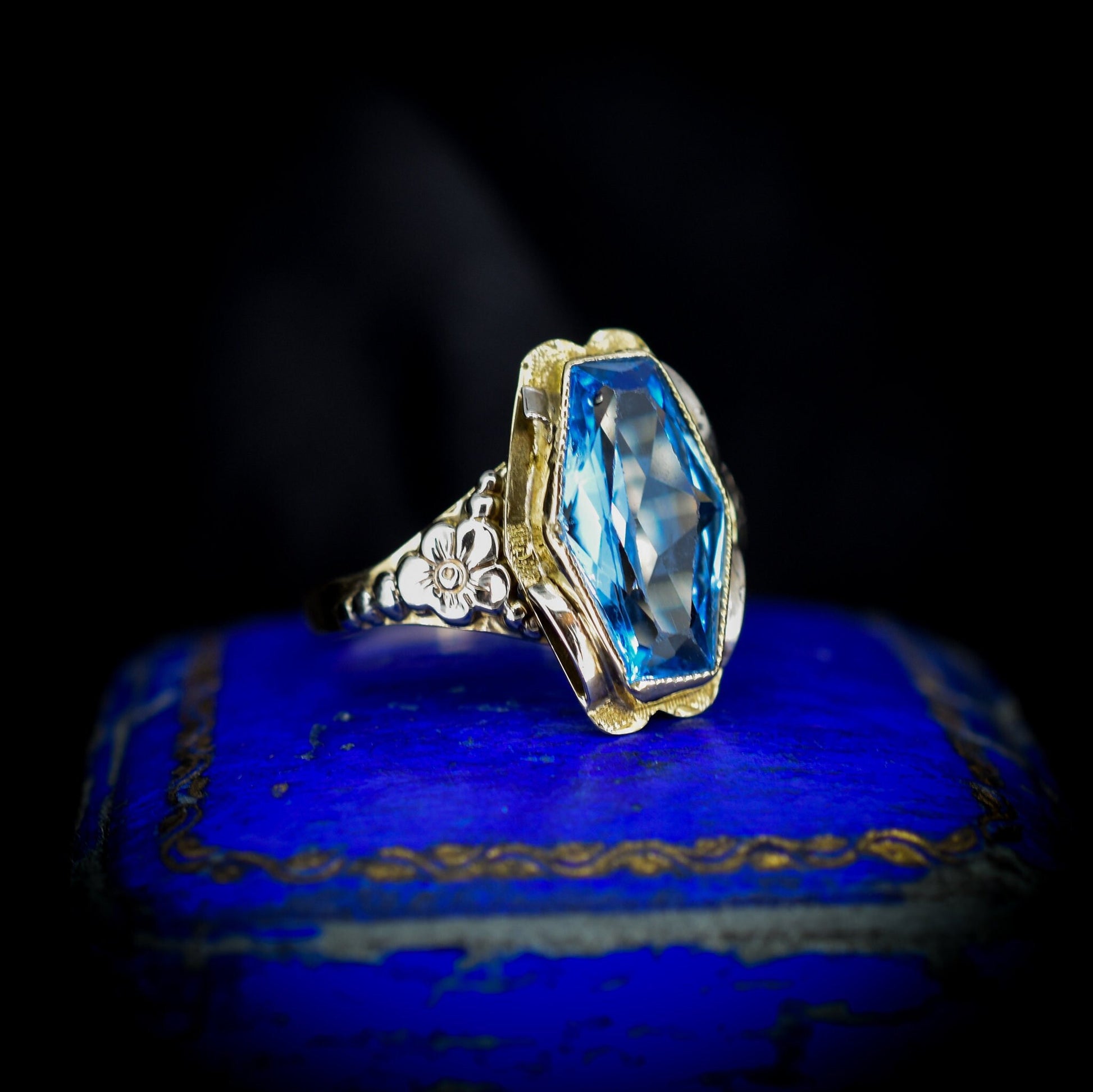 Vintage Art Deco Synthetic Blue Spinel 14ct 14K Gold Floral Ring