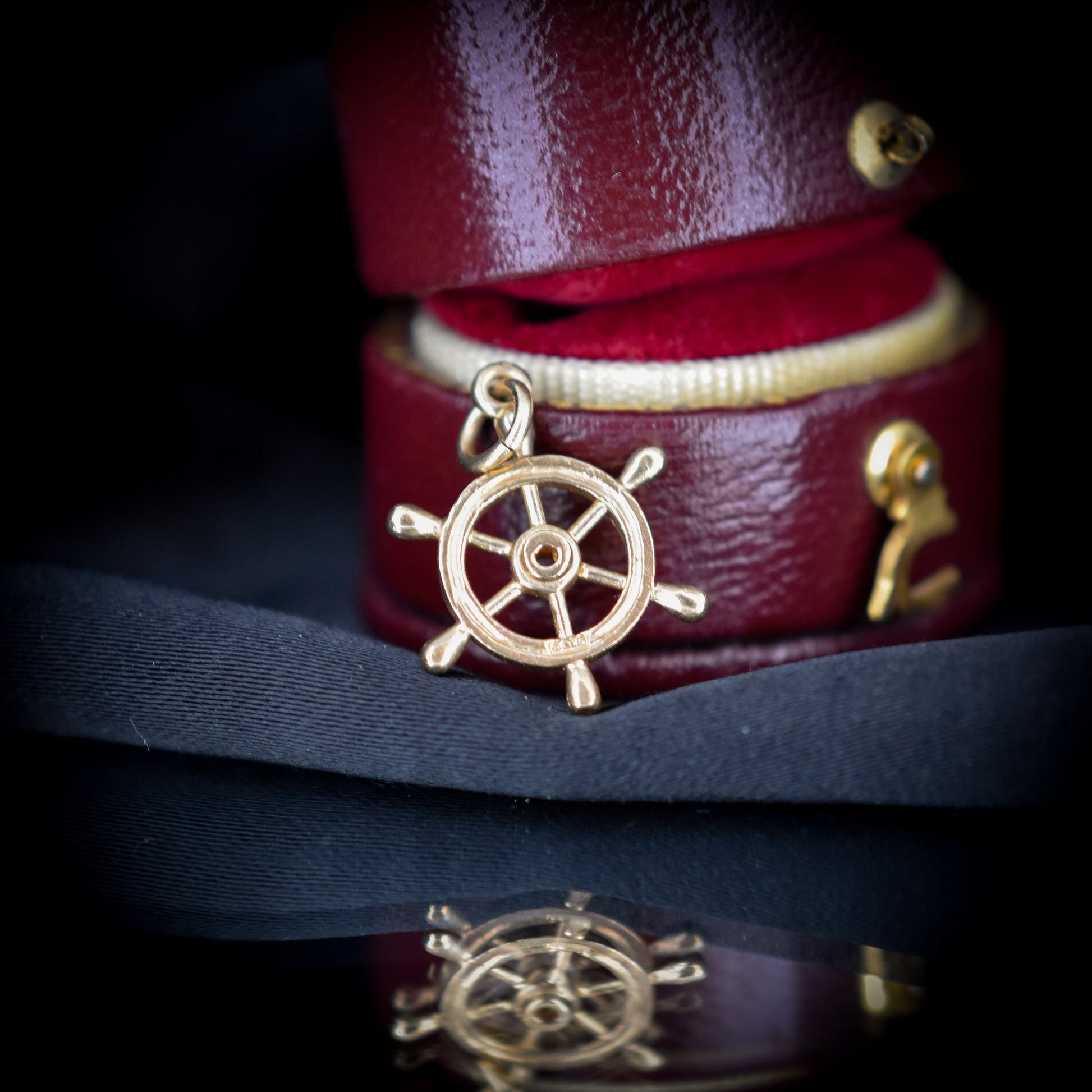 Vintage 9ct Yellow Gold Ship Wheel Nautical Charm Pendant