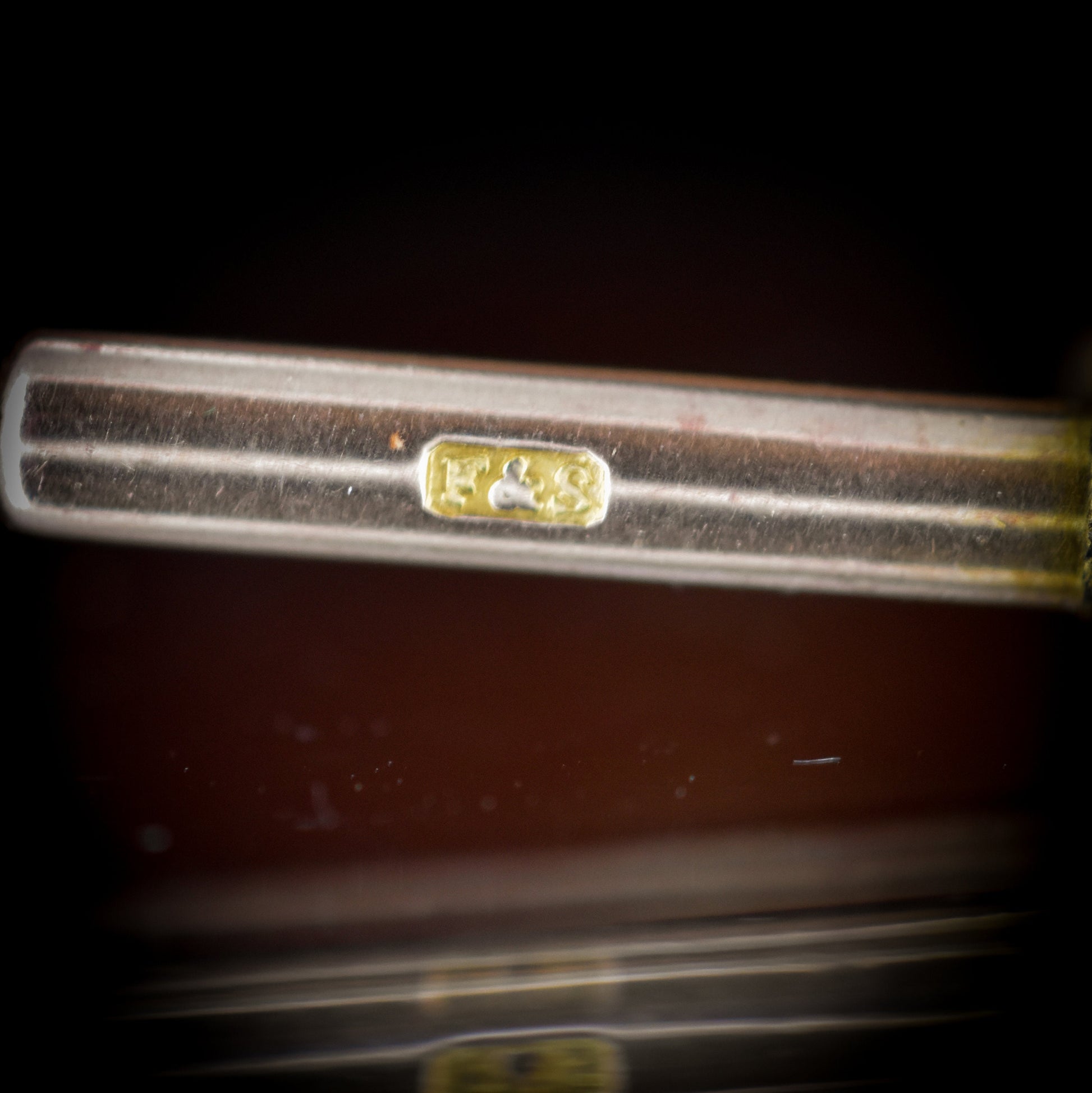 Antique 9ct 9K Gold T-Bar Pendant Charm (4.5g)