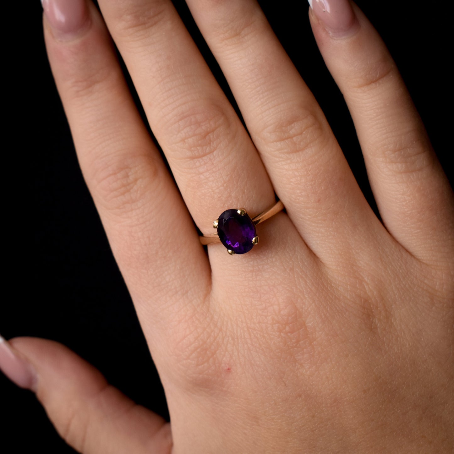 Vintage Deep Purple Amethyst Oval Solitaire 9ct 9K Yellow Gold Ring – Dated 2000