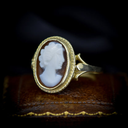 Vintage Style Sardoynx Cameo Portrait 18ct 18K Yellow Gold on Silver Oval Twist Ring