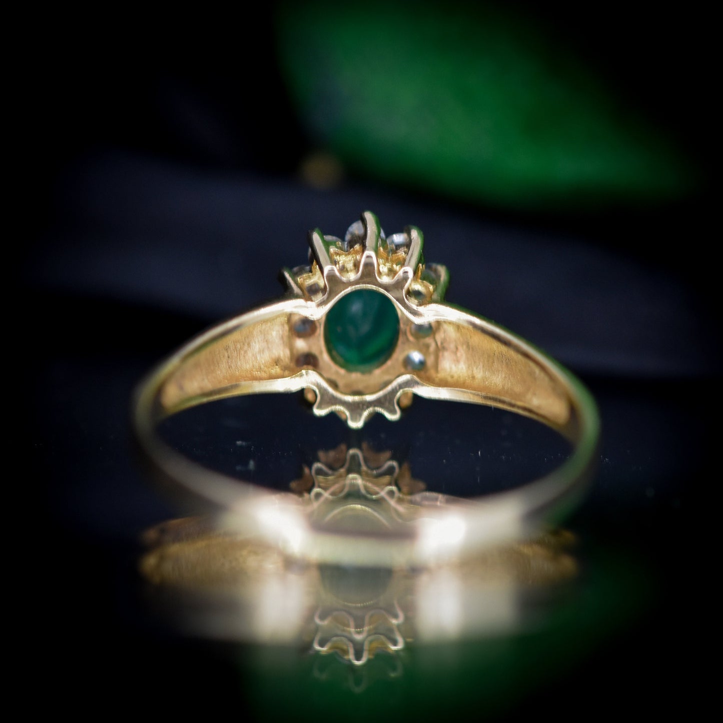 Vintage Green Agate and CZ Oval Halo Cluster 9ct 9K Yellow Gold Ring