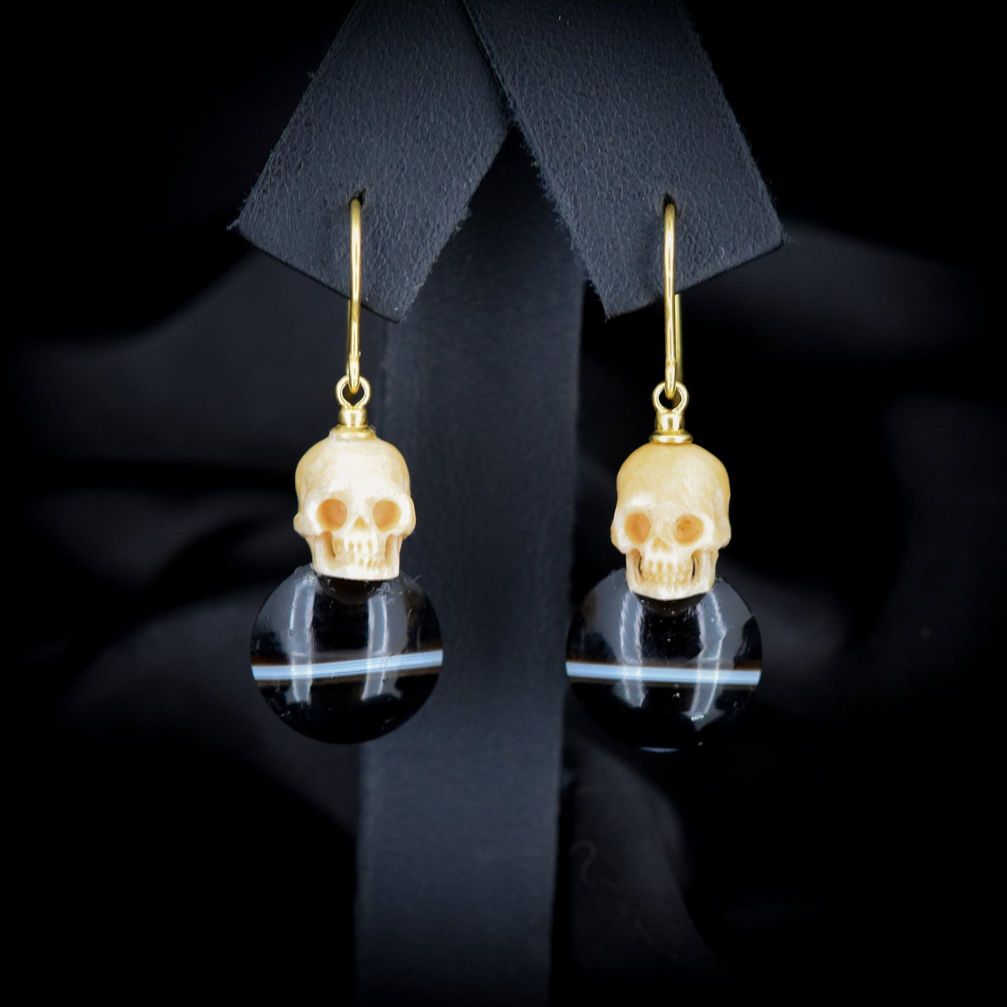 Carved Skull and Banded Agate 9ct Gold Drop Earrings