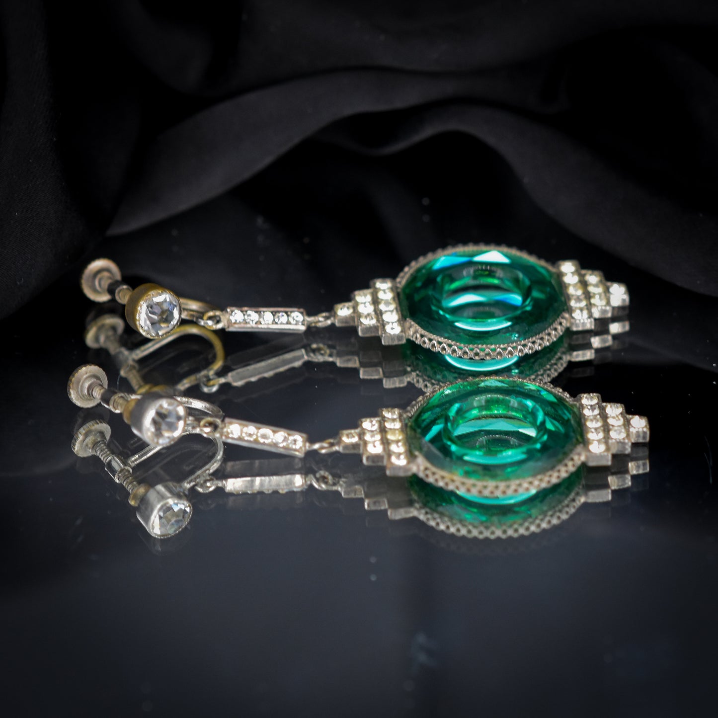 Art Deco Paste Green Hoop Screw Back Drop Dangle Earrings | Antique