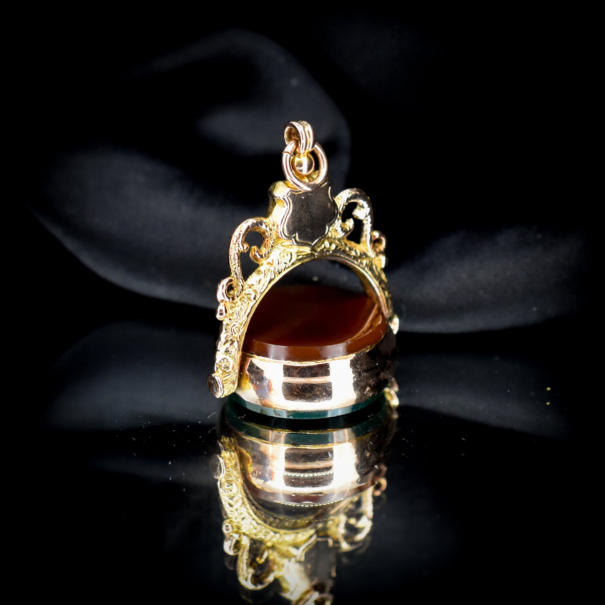 Antique Carnelian & Bloodstone Agate 9ct Gold Spinning Fob Shield Pendant