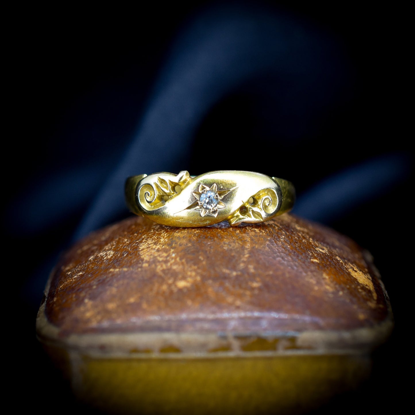 Antique Diamond Starburst 18ct Gold Gypsy Band Ring | Dated 1901