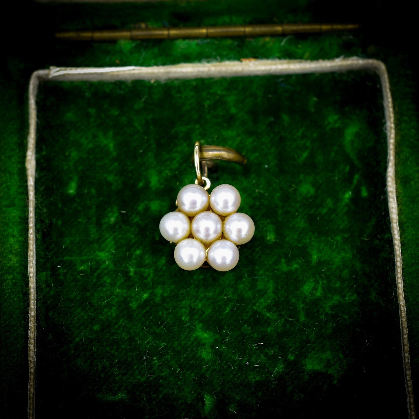 Vintage Pearl Floral 9ct Gold Charm Pendant