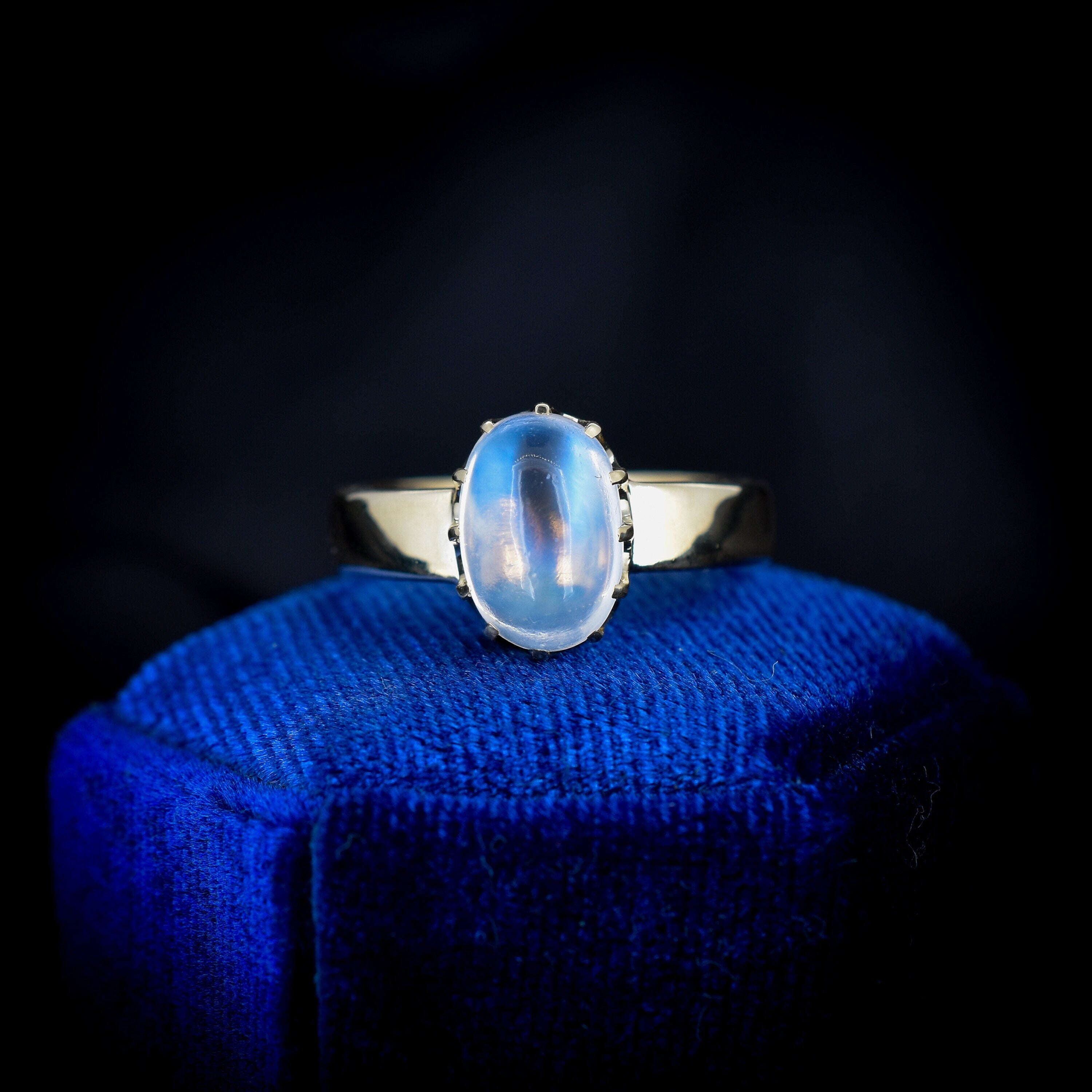 Amazon.com: Rainbow Moonstone Ring| Blue Flash Gemstone Ring| Healing  Crystal Ring| Vintage Ring| Handmade Ring| Oval Stone Ring| Statement Ring|  June Birthstone Ring| Women Ring| Artisan Design Ring : Handmade Products