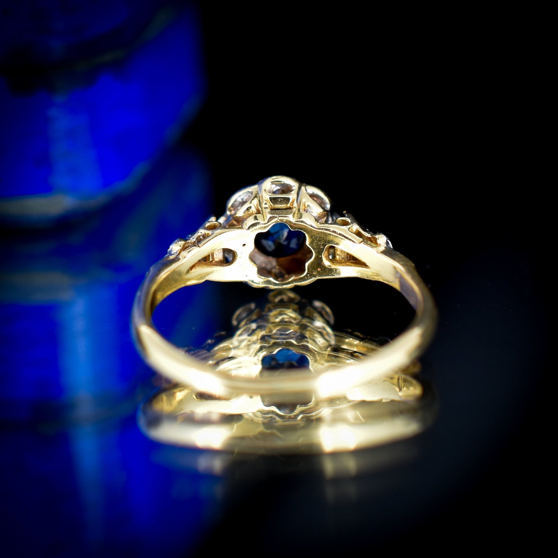 Art Deco Blue Sapphire and Diamond Daisy Flower Cluster 18ct Yellow Gold and Platinum Ring