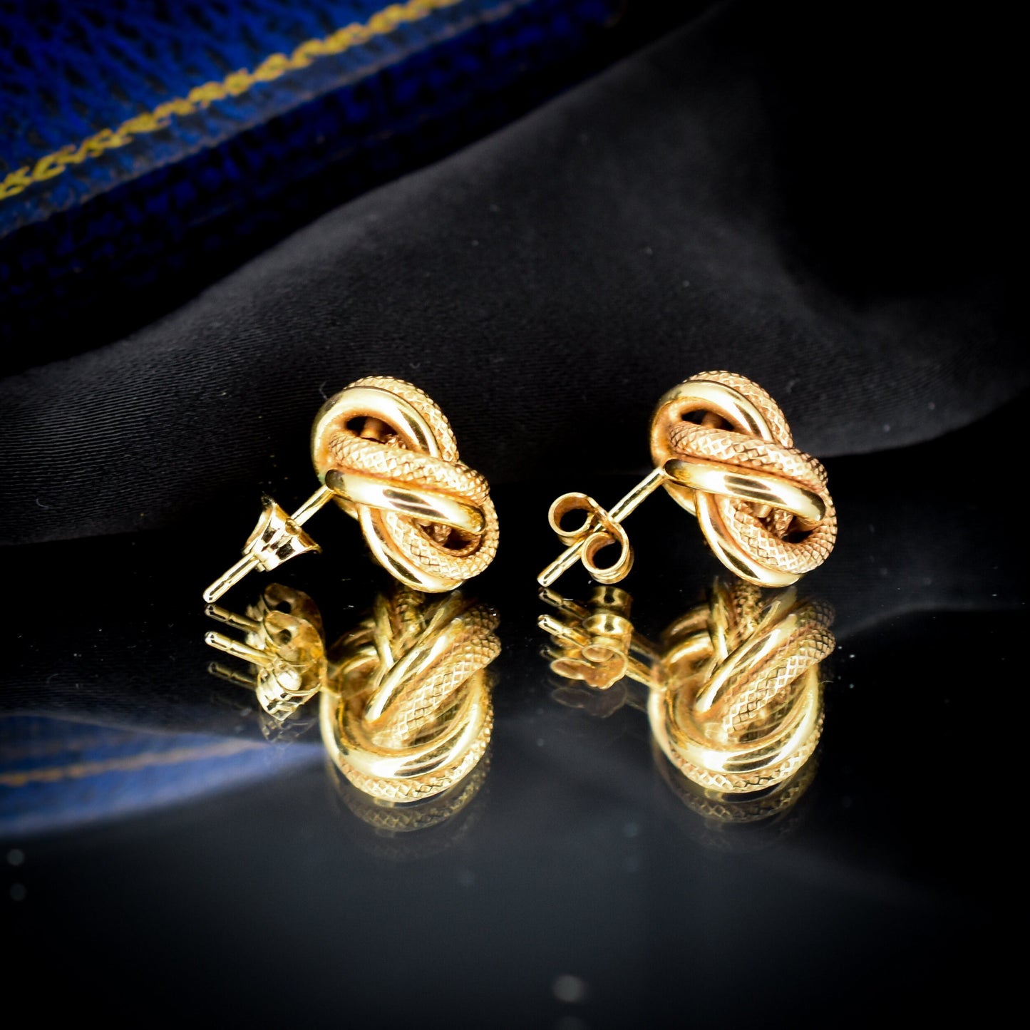 Vintage Lovers Knot 9ct Yellow Gold Stud Earrings