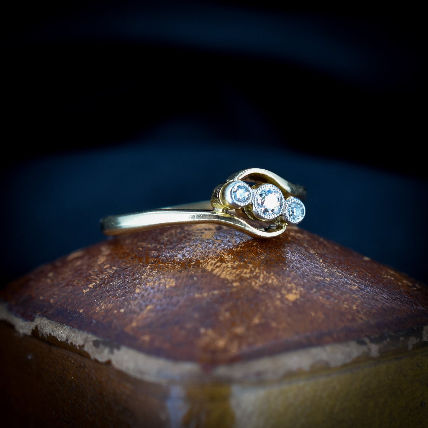Antique Diamond Bezel Set Three Stone Trilogy Twist 18ct Yellow Gold Ring | Edwardian