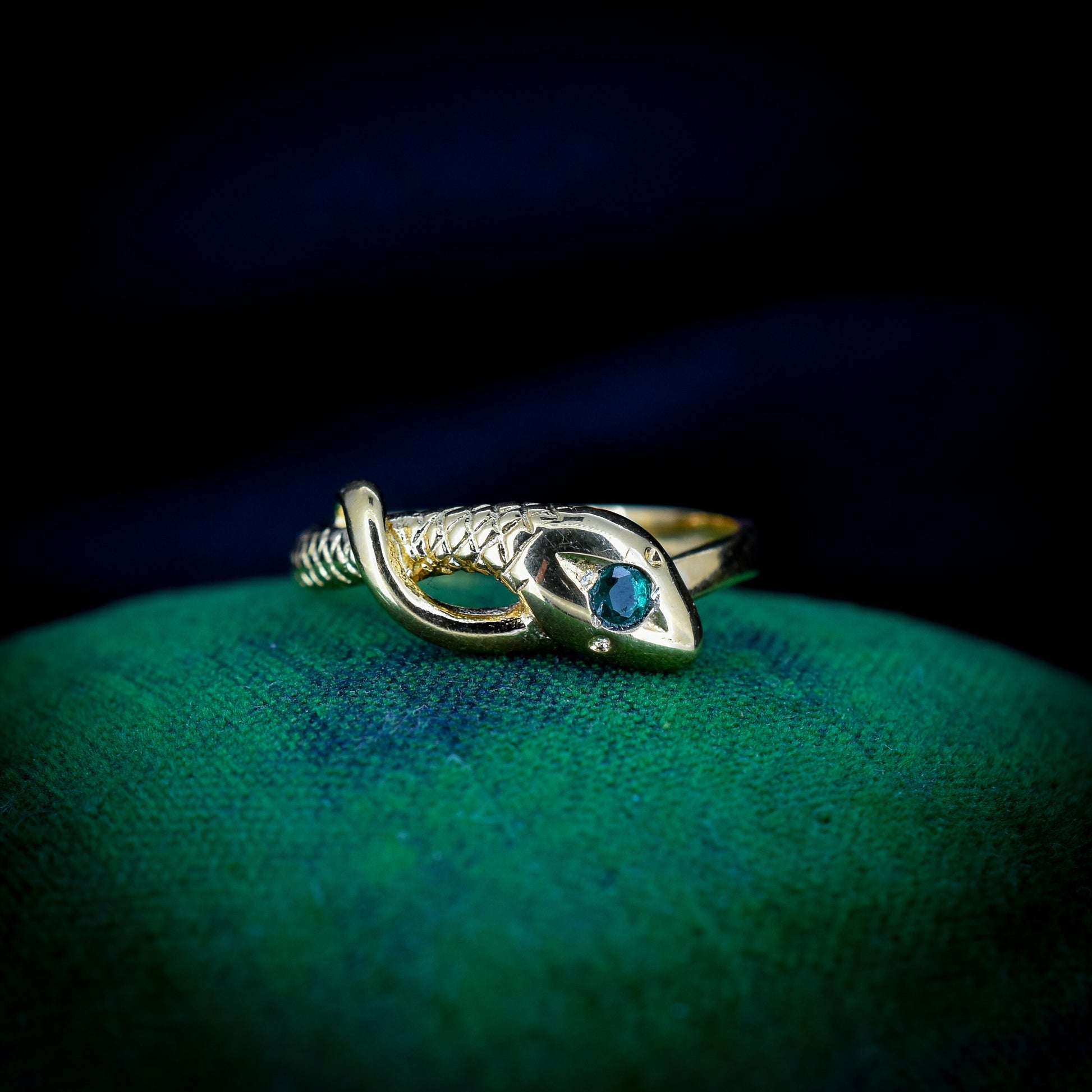Emerald Snake Serpent 18ct Yellow Gold on Silver Ring | Antique Victorian Style