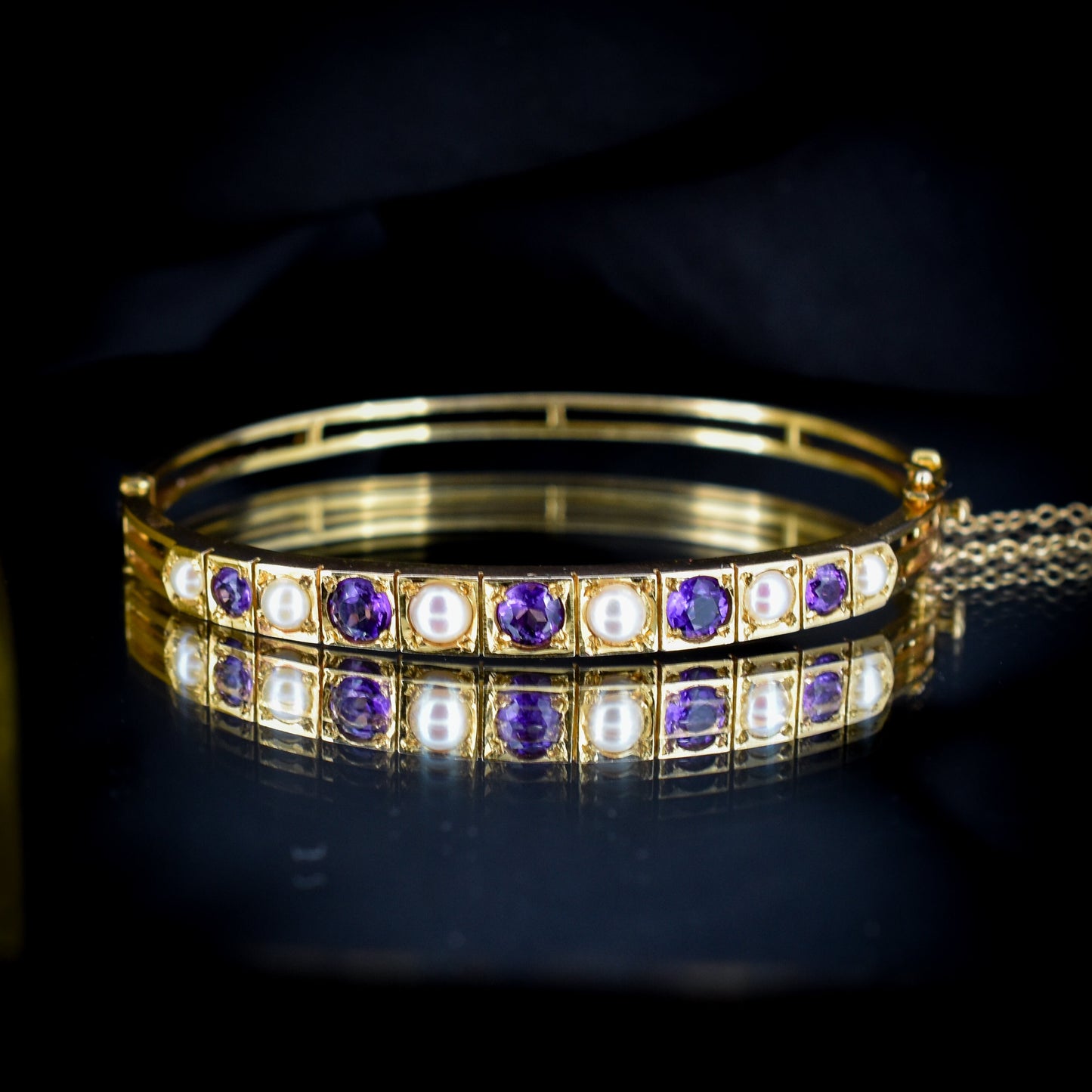 Vintage Pearl and Amethyst 9ct Gold Bangle Bracelet